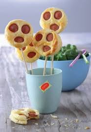 Recette De Feuilletes Aux Knacki En Petits Monstres A Croquer Recette Repas Halloween Facile Aperitif Halloween Recette Halloween Apero