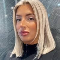 Charlotte Doran's Instagram, Twitter & Facebook