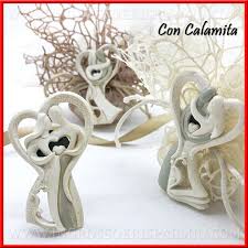 L'utilizzo di segnaposti originaliper nozze, chiari e ben leggibili è fondamentale, affinché ogni ospite possa trovare con facilità il proprio posto. Calamite Sposini Stilizzati Eleganti Segnaposto Magneti Prezzi Outlet Ingrosso E Risparmio Porta Segnaposto Segnaposto Matrimonio Bomboniere