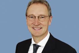 Johannes Zurnieden (60), Chairman des Board of Directors der Air Berlin PLC ...