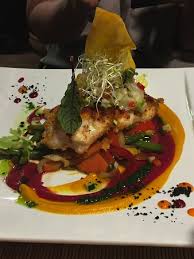 Reste à dresser vos assiettes pour un vrai noël de fête ! Dos De Cabillaud Aux Legumes Craquants Le Melange Excellent Et Tres Belle Presentation Picture Of L Oasis Martinique Tripadvisor
