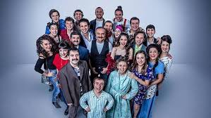 .bunlar 2 oyuncuları kadrosu ile ecem sena bayır, arif güloğlu, cenan adıgüzel ve ozan yiğit ve çgh 2 oyuncu isimleri ve çghb2. Cok Guzel Hareketler 2 Oyuncu Kadrosunda Kim Kimdir Magazin Haberleri