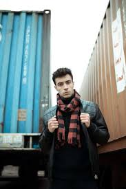Do you want to learn the trendiest and most beautiful ways how to wear a scarf this fall? How To Pair A Men S Scarf With Pea Coats Coats And Jackets Dapper Confidential