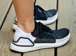 A descendant of the adidas pureboost, the ultraboost took the original adidas boost technology to the next level. Lenoba Ugled Adept Adidas Ultraboost 2019 Coreyhinesproductions Com