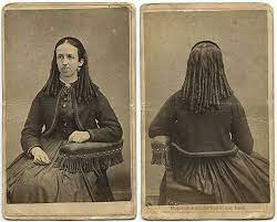 Front And Back Views Of A Tight Ringlet Curl C 1860s Hairstyle Vintage Victorian Hair Women Fotografia Antigua Foto Fotografia