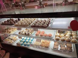 I'm usually a vanilla gal but this is the one case i'll pick choc over vanilla any day. Always And Forever Delicious The Little Cupcake Bakeshop The Southerner