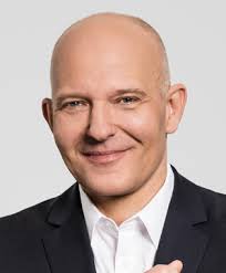 HERAUSFORDERUNG ECHTE UND UNECHTE AGENTUR