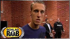 See more of schlag den star on facebook. Hans Martin Spaltet Die Gemuter Schlag Den Raab Tv Total Youtube