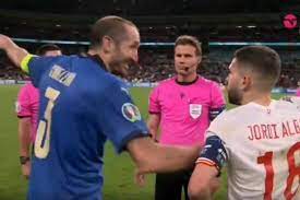Giorgio chiellini, jordi alba und die verwirrung um die seitenwahl: Flyxnjoxnd1vym