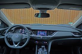A feltöltés csodát tesz, a cruze 1.6 letargiájának semmi nyoma, ha közepes fordulaton használjuk a motort. Opel Insignia Sports Tourer Im Fahrbericht Von Bfp 2019 Klasse Sitze Richtig Viel Platz Und Ein Licht Das Wirklich Jeden Dunklen Winkel Ausleuchtet Das Ist Der Opel Insignia Sports Tourer