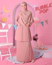 Baju kurung moden princess cut yang kembang di bahagian punggung ni memang sesuai untuk orang perut besar dan malu untuk memperlihatkan bentuk punggungnya. Baju Kurung Kedah Carina Armani Brown Muslimahclothing Com