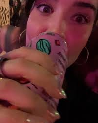 3 day whirlwind in Miamiiiiiii💃🏻 1. 😀 2. new music w @gorgoncity at toe  jam backlot 3. social media training @discrete 4. 💅🏻 5. shot something  special w @ferreckdawn 6. 🤳🏽 7. @jennohagan doing her best at  @fountainebleau_resort 8. boy gang ...