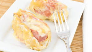 Queste girelle di lasagne ci fanno assaporare ancora il gusto di questa estate che ci sta lasciando, per prepararle non ci vuole molto, solo un pochino di pazienza, almeno per me. Girelle Al Forno Con Prosciutto Cotto Mozzarella Besciamella Ghiotte