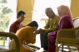 Dalam kehidupan kita, sedih dan bahagia bagaikan dua mata uang yang datang silih berganti tanpa permisi lebih dahulu. Ucapan Sungkem Lebaran Bahasa Jawa Kromo Di Hari Fitri Paragram Id