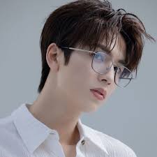 Wig Mens Short Hair Korean Versi Tampan Short Straight Hair Split Mens Wig  Set Fashion Personalized Simulation Natural Full Head Cover Wig Pria Rambut  Pendek Korea