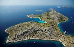 Nacionalni park kornati is an archipelago of 89 gorgeous islands, islets, and reefs in the northern part of dalmatia, near dugi otok, pašman, murter, zadar, and šibenik. Discover Dalmatia National Park Kornati Ausfluge