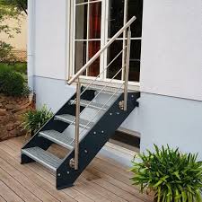 Design Aussentreppe Stahlwangentreppe Treppe Gartentreppe In Hessen Burgwald Modern Design In 2020 Outside Stairs Small Front Porches Front Garden