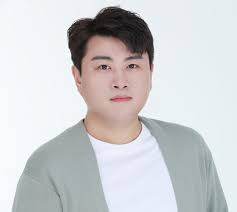 김호중 소속사 생각엔터테인먼트는 20일 어제(19일) 김호중은 저녁 귀가 중 오해로 인한 말싸움이 있었고, 주민들의 신고로 경찰들이 출동해 양측 모두 화해하고, 해프닝으로 끝났다고 밝혔다. 5o53oelvwuxkm