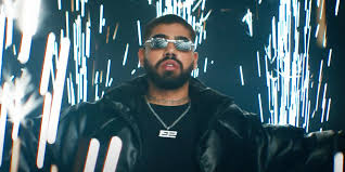 Each lune croissant is much more than the sum of its ingredients. Monet192 X Lune Spotlight Lyrics Magazin