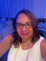 Regina Clinton's Instagram, Twitter & Facebook