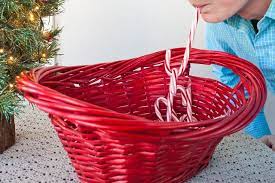Each participant holds out her hands while another person hangs the hook end of one candy cane from each finger. Pin On Party Games