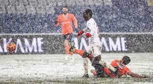 Mbo mpenza maakt terugkeer in belgische voetbal bekend. Internationale Media In Shock Na Turkse Voetbalwedstrijd De Jonge Turken