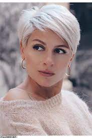 Sei alla foto 1 su un totale di 43 immagini della fotogallery. Pin On Tagli Di Capelli