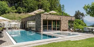 Das Wellness Angebot Am Alpencamping Nenzing Ist Sehr Umfangreich In 2020 Hallenbader Freibad Schwimmbader