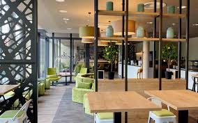 Hier finden sie nach einem. Eroffnung Des Super 8 By Wyndham In Dresden Gorgeous Smiling Hotels