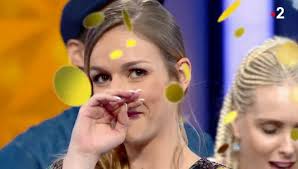 Les passages de kevin dans le karaoké géant de france 2. Video Margaux Devient La Plus Grande Championne De N Oubliez Pas Les Paroles