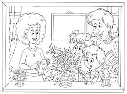 Comer en familia es un valor que los padres han de inculcar a los hijos ya que entre otras cosas ayuda a educar a los niños en la mesa. Dibujos De Familia Imagenes Para Colorear Y Pintar