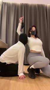 套路直播回放•女王调教on X: 瑜伽裤健身女王强制小狗闻腋下t.cojRS7KpYbcr  X