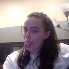 Sarah Belmonte's Instagram, Twitter & Facebook