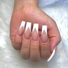 P On Instagram White V Tips Whitetips Nailsofinstagram Nailinspo Showyourcla White Tip Nails French Tip Acrylic Nails Coffin Shape Nails
