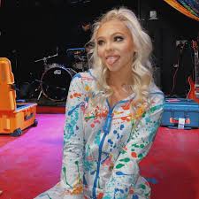 Your celebrity destination for the latest celebrity styles, clothes, outtfits, fashion and more. Jordyn Jones Social Media 11 17 2019 Celebmafia