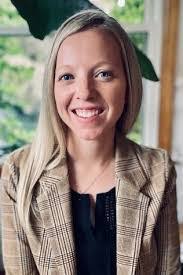 Elizabeth Krier's Instagram, Twitter & Facebook