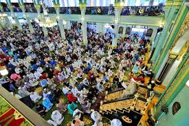 Hari raya aidilfitri is a joyous celebration that involves happy feasting in homes everywhere where family members greet one another with selamat hari raya. Sultan Mosque Aidilfitri Masjid Sultan 2019