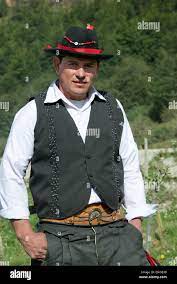 Gaucho vistiendo ropa tradicional rodeo país Tierra del Fuego Argentina  Fotografía de stock - Alamy