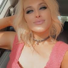 Paula Ricker's Instagram, Twitter & Facebook