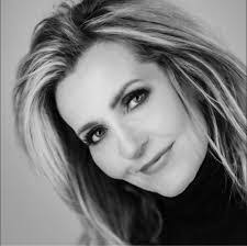 Kim Dionne's Instagram, Twitter & Facebook