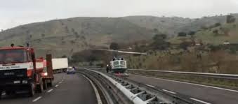 Assalto ad un portavalori in una delle strade più importanti e trafficate della sardegna, la statale 130, arteria di collegamento tra cagliari e carbonia e. Nuoro Fallito Assalto Al Furgone Portavalori I Rapinatori Avrebbero Sbagliato Il Senso Di Marcia Sulla Superstrada