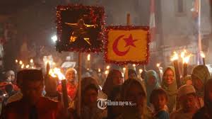 Beside, awal muharram is also the anniversary of the death of husayn ibn ali, a grandson of the prophet muhammed. Sambut Tahun Baru Islam 1 Muharram 2017 Lakukan Tiga Amalan Ini Untuk Mendulang Pahala Tribunnews Com Mobile