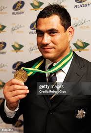 Robert Eveleigh's Instagram, Twitter & Facebook