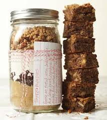 51 Diy Food Gifts Way Sweeter Than Store Bought Best Food Gifts Diy Food Gifts Food Gifts