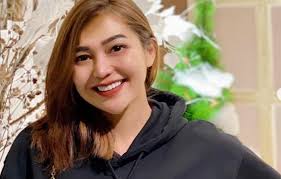 Daftar artis populer menyajikan konten seputar gosip artis terbaru hari ini dan berita gosip terpopuler lainnya. Chacha Sherly Eks Trio Macan Meninggal Dunia Ini Ungkapan Teman Sesama Artis Bagian 1