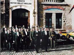 Ataturk 8217 Un Cumhuriyet Ile Ilgili Soyledigi 14 Unutulmaz Soz Resim Kadin Fotograf