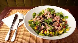 Ton Balıklı Pazı Salatası