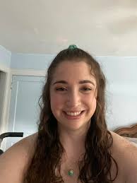 Hello, I'm Ch Gesper and something to know about me is im new in this group  and im a content creator @highlight