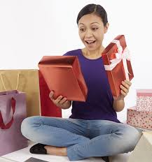So, shop fearlessly at our gifting portal and find a sweet surprise for your lady love on her big day! What To Get Your Girlfriend For Christmas Ultimate Guide For Choosing Present Thank Gifts Best Gifts Ideas