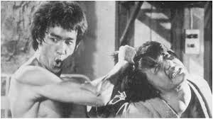Our encycloblog writers gathered stories about the relationship between jackie chan and bruce lee. Jackie Chan Once Pretended To Be In Pain In Front Of Bruce Lee Here S Why Celebrities News India Tv
